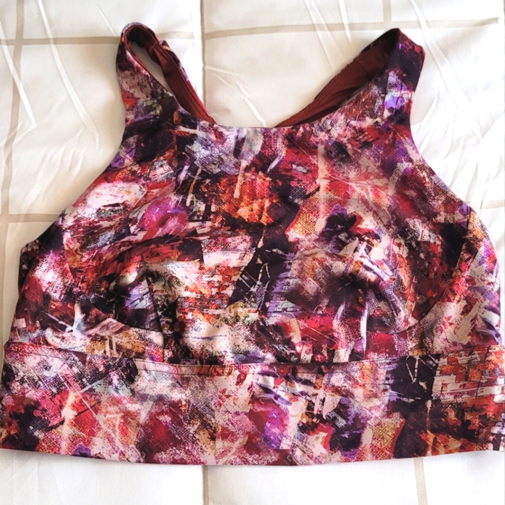 Lululemon sports bra